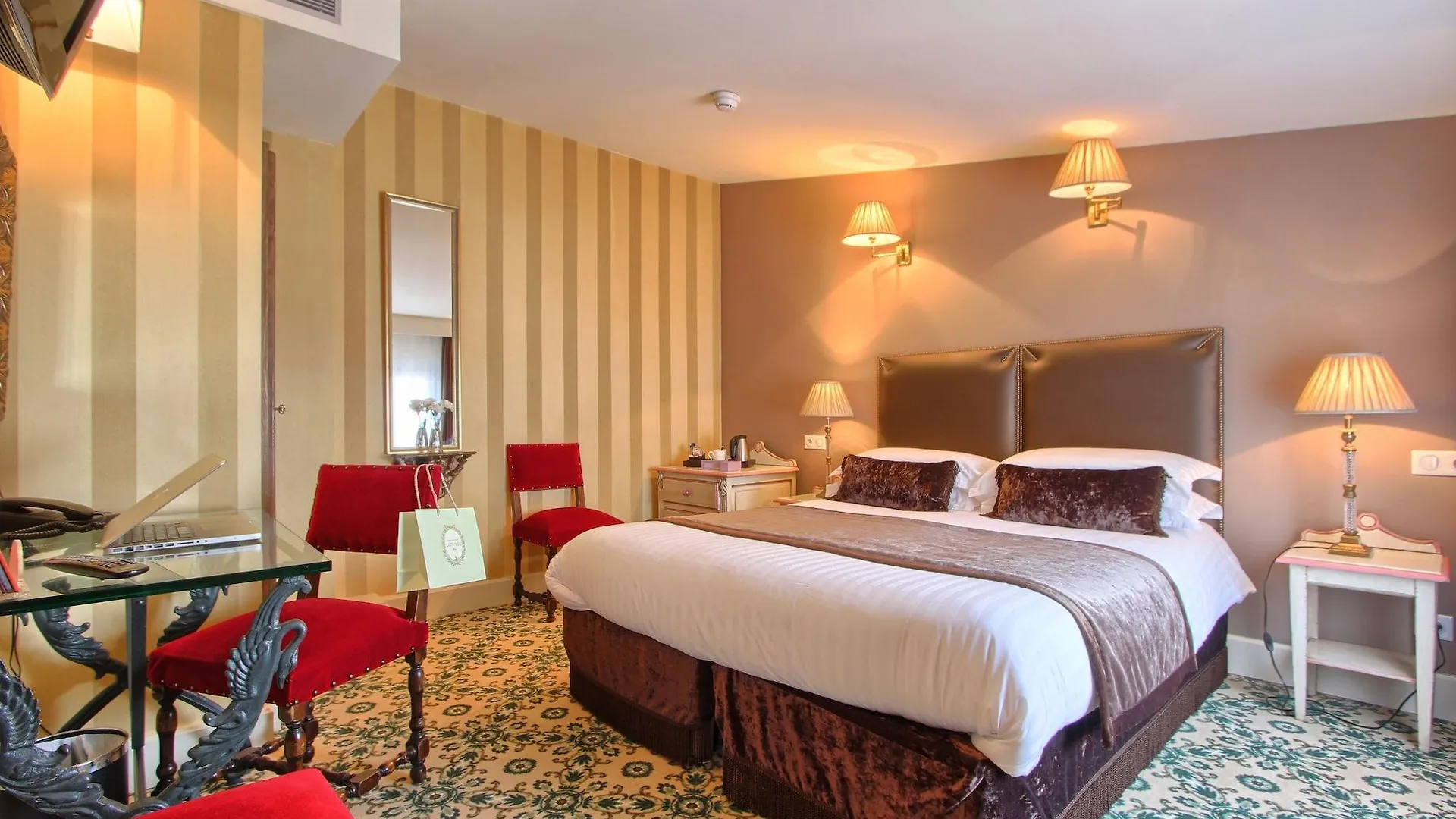 Hotel Des Deux Continents Paris