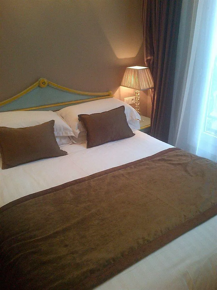 Hotel Des Deux Continents Paris